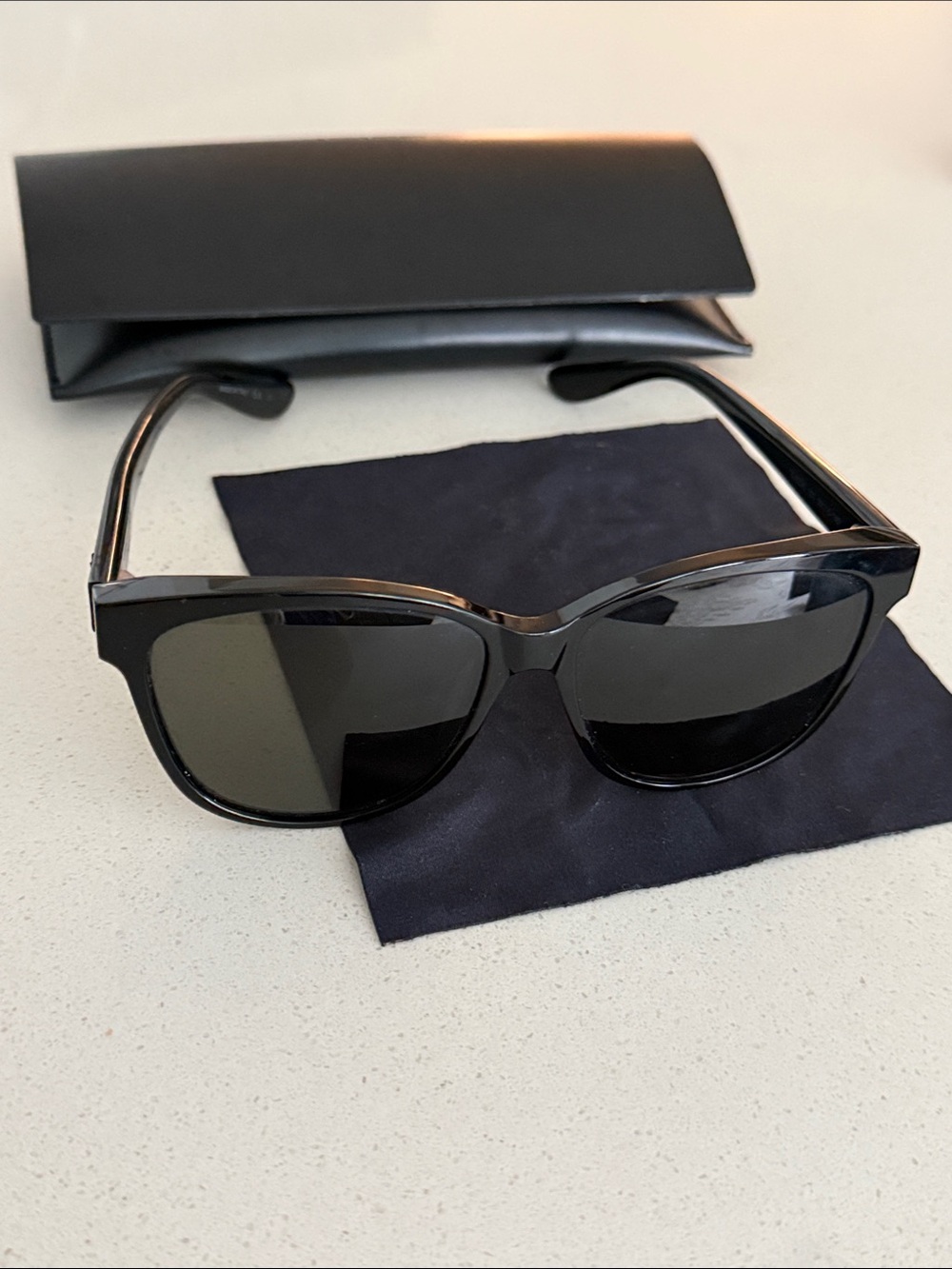 Saint Laurent SLM23/K 001 sunglasses and case